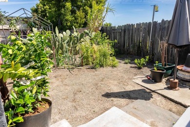 Stylishly updated 2-bedroom, 1-bath home in Oakland offering - photo 18