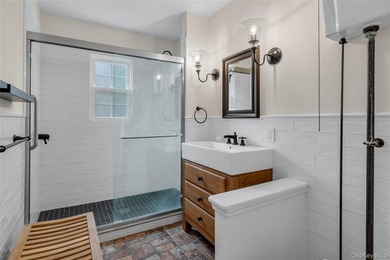 Nestled on a quiet private cul-de-sac, this beautiful 3-bedroom - photo 18