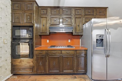 Prime location meets endless potential! This well maintained 3 - photo 21
