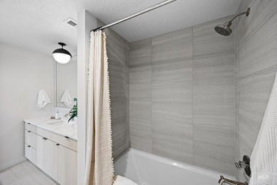 Open Wed & Sat 12-2pm! Residence 206 is a stunning 2-bedroom - photo 23