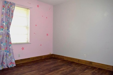 Welcome home to this delightful 3-bedroom, 2-bath cottage-style - photo 23