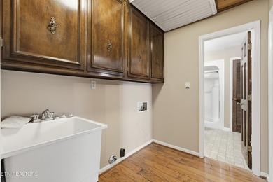 Prime location meets endless potential! This well maintained 3 - photo 24
