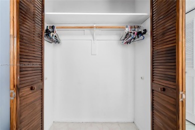 Beautifully renovated 2 bedrooms 1.5 bathroom unit in the heart