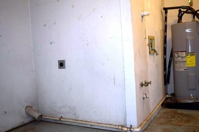 Welcome home to this delightful 3-bedroom, 2-bath cottage-style - photo 33