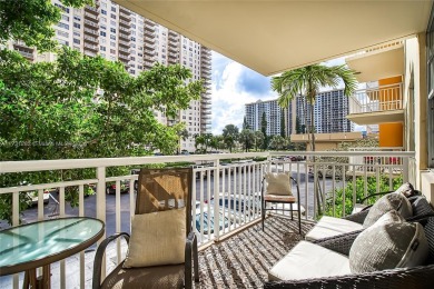 Beautifully renovated 2 bedrooms 1.5 bathroom unit in the heart