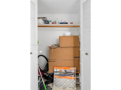 Beautifully renovated 2 bedrooms 1.5 bathroom unit in the heart