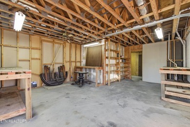 Prime location meets endless potential! This well maintained 3 - photo 38