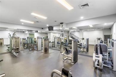 Beautifully renovated 2 bedrooms 1.5 bathroom unit in the heart