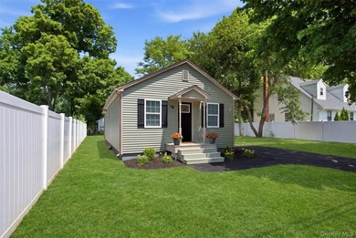 Move right into this refurbished and updated 2 Bedroom Ranch - photo 5