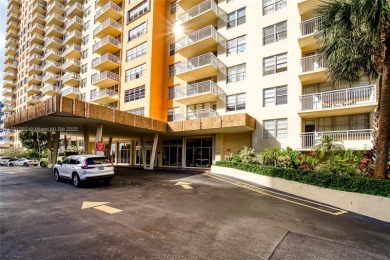 Beautifully renovated 2 bedrooms 1.5 bathroom unit in the heart