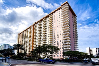 Beautifully renovated 2 bedrooms 1.5 bathroom unit in the heart