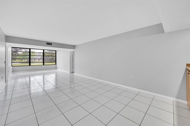 Investment opportunity or the perfect place to call home! Rarely - photo 14