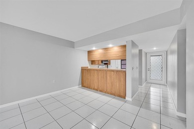 Investment opportunity or the perfect place to call home! Rarely - photo 16