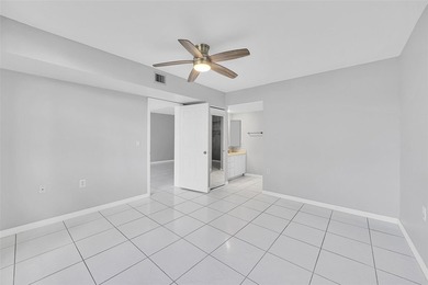 Investment opportunity or the perfect place to call home! Rarely - photo 23
