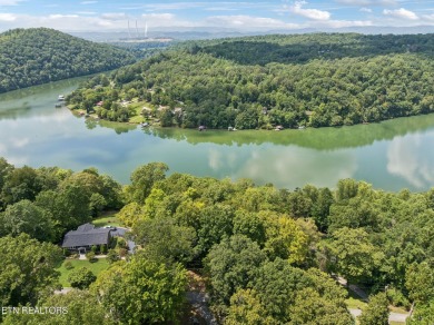 Lake Lot For Sale in Kingston, Tennessee