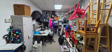 Prime downtown commercial building offering 1,892 sq ft of - photo 8