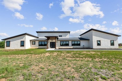 Lake Home For Sale in Palo Pinto, Texas