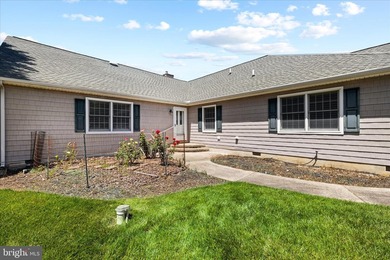 Welcome to 1 Eagle Way, a distinguished residence situated on a - photo 6