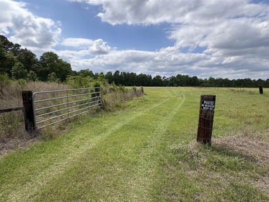 Beautiful open 17+/- acre hayfield or pasture, partially fenced - photo 4