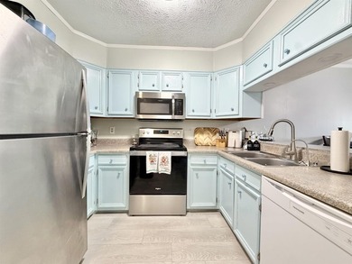 Beautifully renovated 2-bedroom, 2-bath condo located just - photo 4