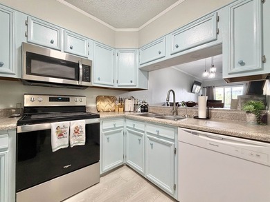 Beautifully renovated 2-bedroom, 2-bath condo located just - photo 7