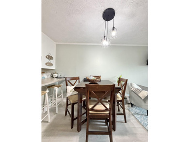 Beautifully renovated 2-bedroom, 2-bath condo located just - photo 9