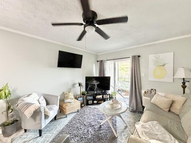 Beautifully renovated 2-bedroom, 2-bath condo located just - photo 10