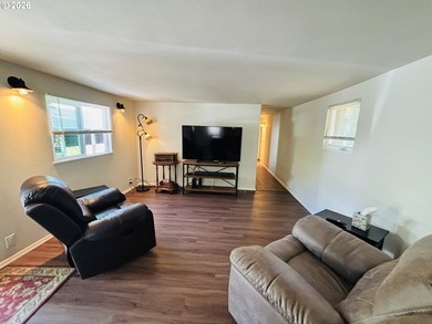 Beautifully remodeled, clean and move in ready! This charming 2 - photo 8