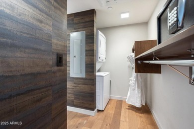 Located in Paradise Valley, freshly remodeled and newly - photo 12