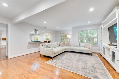 (private lake, pond, creek) Home For Sale in Dallas Texas