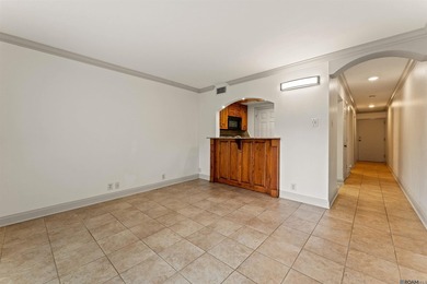 UNIT 128 - BEAUTIFUL FIRST FLOOR UNIT. DOWNTOWN LIVING AT ITS - photo 3
