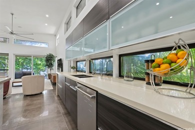 Experience the pinnacle of Windward Oahu living in this - photo 6
