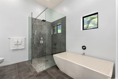 Experience the pinnacle of Windward Oahu living in this - photo 9