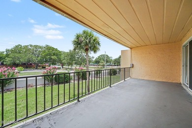 Enjoy an unbeatable location with easy access to spectacular - photo 11