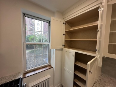 Welcome to this Truly, Lovely, One-Bedroom on Desirable