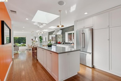 Don't miss this rare and sophisticated Mid-Century Modern - photo 13