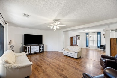 Discover the perfect blend of privacy, land, and convenience - photo 4