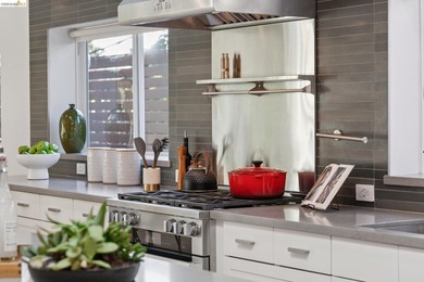 Don't miss this rare and sophisticated Mid-Century Modern - photo 16