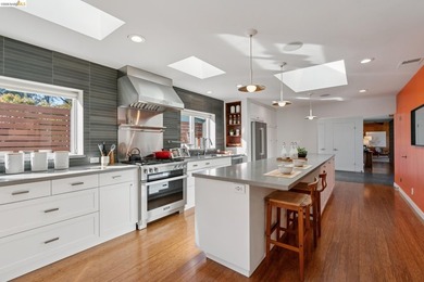 Don't miss this rare and sophisticated Mid-Century Modern - photo 17