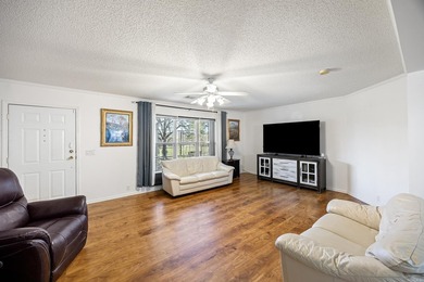 Discover the perfect blend of privacy, land, and convenience - photo 7