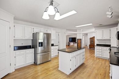 Discover the perfect blend of privacy, land, and convenience - photo 10