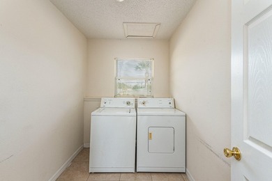 Enjoy an unbeatable location with easy access to spectacular - photo 21