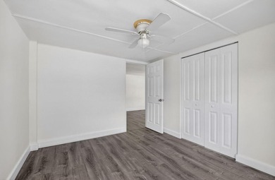 Spacious, Open and Newly Renovated 3BR /2BA home w/ contemporary - photo 33