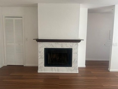 This centrally located townhome has been refreshed for modern - photo 5