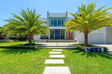 Spectacular and impeccably appointed modern residence situated - photo 4