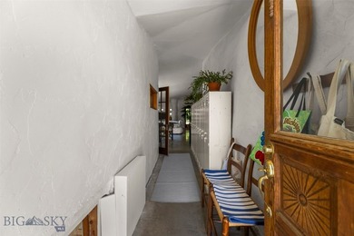 Nestled in the heart of Paradise Valley, this charming listing - photo 3