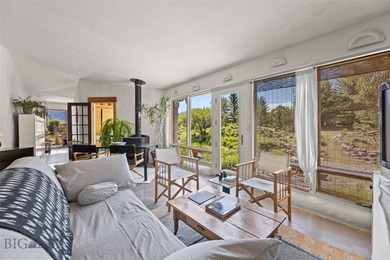 Nestled in the heart of Paradise Valley, this charming listing - photo 9