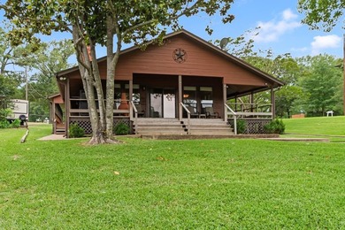Tucked away in the desirable community of Villa Cove on Cedar - photo 4