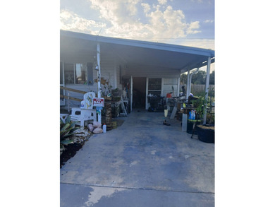 (private lake, pond, creek) Home For Sale in Vero Beach Florida