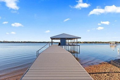 Cozy lake cottage on 3.4 acres with nearly 200 ft of waterfront - photo 6